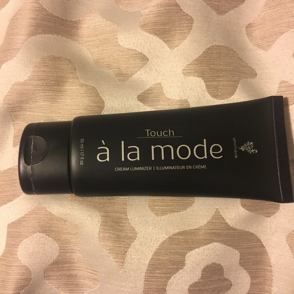 Younique Cream Highlighter
